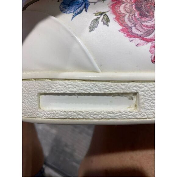 Size 43/44-10 1/2 Louis Vuitton ultra soft leather sneakers with floral detail. - Picture 11 of 15